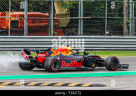 Monza/Italia - il motore Renault in #3 Daniel Ricciardo Red Bull di colpi durante il GP DI ITALIA Foto Stock