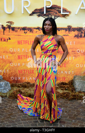 Michaela Coel frequentando il global premiere di Netflix è il nostro pianeta, tenutosi presso il Museo di Storia Naturale di Londra. Foto Stock