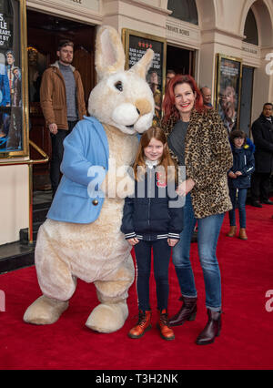 Londra, Inghilterra - aprile 09: Lucy Montgomery assiste il gala performance di 'dove è Peter Rabbit?" presso il Teatro Royal Haymarket il 9 aprile 2019 ho Foto Stock
