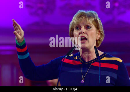 MP Anna Soubry parla al voto popolare Rally in Assembly Hall, Westminster. Foto Stock