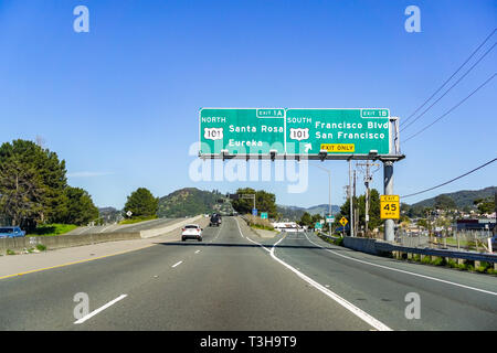 Marzo 31, 2019 San Rafael / CA / STATI UNITI D'AMERICA - viaggiando sulla superstrada verso Sonoma Valley, a nord di San Francisco Bay Area Foto Stock