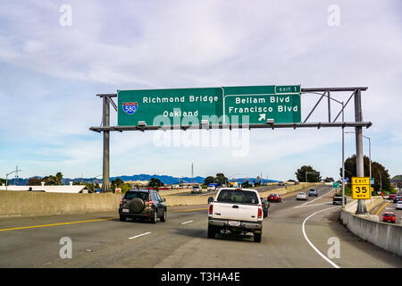 Marzo 31, 2019 San Rafael / CA / STATI UNITI D'AMERICA - viaggiando sulla superstrada verso Oakland, a nord di San Francisco Bay Area Foto Stock