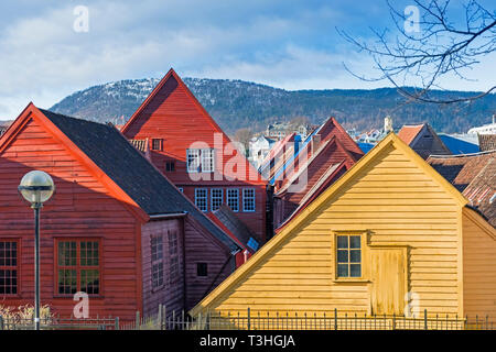 Vecchie case in legno Bryggen a Bergen in Norvegia Foto Stock