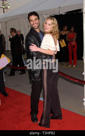 LOS ANGELES, CA. Gennaio 09, 2002: attrice CHRISTINA APPLEGATE HA e attore marito Johnathan Schaech presso la American Music Awards di Los Angeles. © Paul Smith/Featureflash Foto Stock