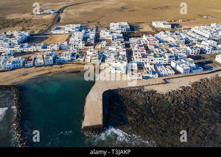 Caleta de Famara, drone shot, Lanzarote, Isole Canarie, Spagna Foto Stock