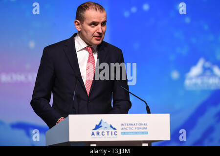 San Pietroburgo, Russia. 9 apr, 2019. Il Presidente islandese Gudni Johannesson parla al quinto International Arctic Forum a San Pietroburgo, Russia, Aprile 9, 2019. Il 5° International Forum Artico si è svolta a San Pietroburgo per discutere lo sviluppo socio-economico dei territori artici. Credito: Evgeny Sinitsyn/Xinhua/Alamy Live News Foto Stock