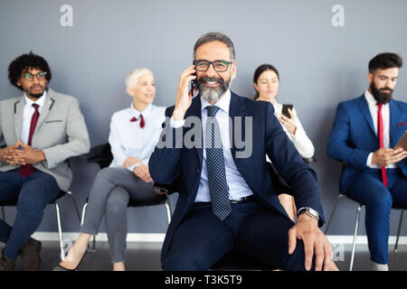 La gente di affari riunione aziendale dispositivo digitale il concetto di connessione Foto Stock