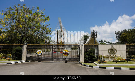 Ingresso principale a Istana Nurul Iman (Palazzo del Sultano), Bandar Seri Begawan, Sultanato del Brunei Foto Stock