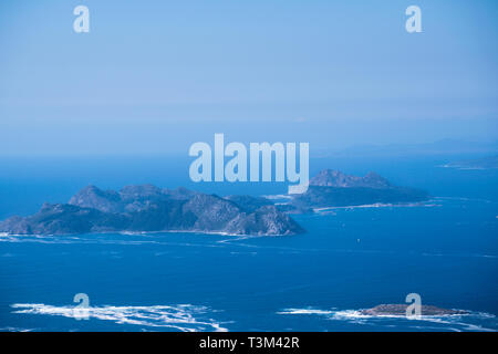 Vista aerea delle isole Cies. Le Isole Cíes sono un arcipelago al largo della costa di Pontevedra in Galizia (Spagna) Foto Stock