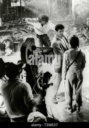 Antonio Banderas e Sylvester Stallone sul set del film Assassini, 1995 Foto Stock