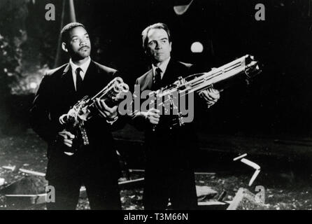 Tommy Lee Jones e Will Smith nel film MIB Men in Black, 1997 Foto Stock