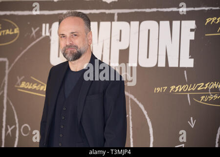 Roma, Italia. Decimo Apr, 2019. Massimo Popolizio Photocall del film italiano "Il Campione" Credito: Matteo Nardone/Pacific Press/Alamy Live News Foto Stock