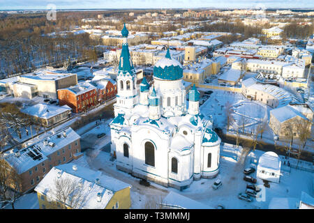 Cattedrale Pokrovsky close-up su una soleggiata giornata di gennaio (la fotografia aerea). Gatchina, Russia Foto Stock