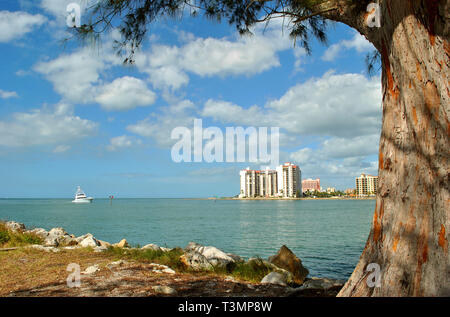 Uno yacht a vela di sabbia lungo il tasto Coast in Florida Foto Stock