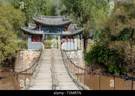 Ponte tradizionale in Shigu, Yunlong, Yunnan, Cina Foto Stock