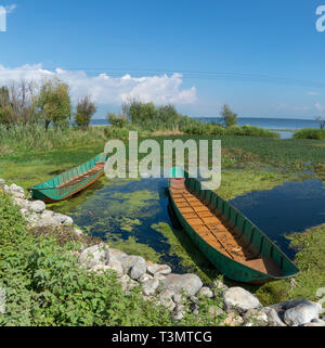 La pesca in barca sul Lago Erhai, Shuanglang, Yunnan, Cina Foto Stock