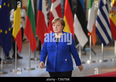 Il cancelliere tedesco Angela Merkel arriva in occasione del Consiglio europeo di Bruxelles dove i leader dell'Unione europea si sono riuniti per discutere Brexit. Foto Stock