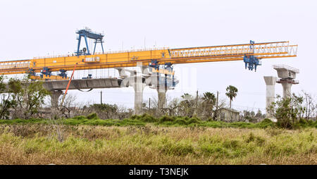 Nuovo ponte sul porto di costruzione, sei-lane cable-soggiorno, calcestruzzo ponte segmentale. Foto Stock