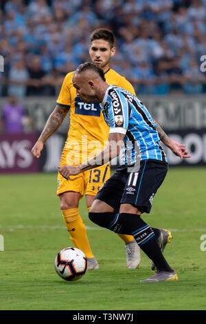 RS - Porto Alegre - 04/10/2019 - Libertadores 2019, Gremio x Rosario Central - Everton fare Gremio controversie come Villagra do Rosario Central durante una partita all'Arena do Gremio pel Campeonato Libertadores 2019 Foto: Jeferson Guareze / AGIF Foto Stock