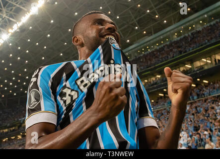 RS - Porto Alegre - 04/10/2019 - Libertadores 2019, Gremio x Rosario Central - Leonardo fare Gremio commemorare il suo obiettivo durante la partita contro il Rosario Central all'Arena do Gremio campionato per il 2018 Libertadores campionato. Foto: Jeferson Guareze / AGIF Foto Stock