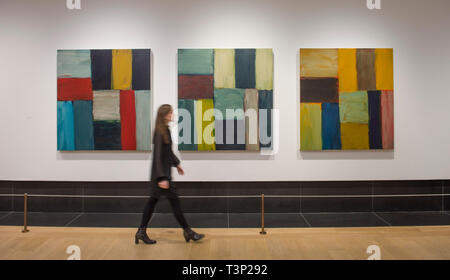 Londra, Regno Unito. Xi Apr, 2019. La Galleria nazionale la nuova fiera stella di mare: Sean Scully presso la Galleria Nazionale è ispirata alla collezione nazionale e il suo amore di JMW Turner il dipinto La stella della sera (1830 circa), egli grafici un cammino personale di profonda ammirazione per il colore, la composizione e la potenza della pittura. Credito: Malcolm Park/Alamy Live News Foto Stock