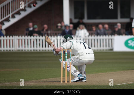 Leicester, Regno Unito. Xi Apr, 2019. Hamish Rutherford anatre un buttafuori durante la contea Specsavers gara di campionato tra Leicestershire e Worcestershire a Grace Road, Leicester, Inghilterra il 11 aprile 2019. Foto di Giovanni Mallett. Solo uso editoriale, è richiesta una licenza per uso commerciale. Nessun uso in scommesse, giochi o un singolo giocatore/club/league pubblicazioni. Credit: UK Sports Pics Ltd/Alamy Live News Foto Stock