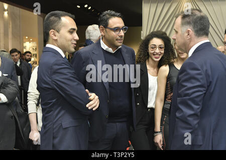 Milano, Italia. 11 Aprile, 2019. Luigi Di Maio visita il Salone del Mobile di Milano nella foto: Luigi Di Maio Alberto Bonisoli (Riccardo Giordano sicki/fotogramma, Milano - 2019-04-11) p.s. la foto e' utilizzabile nel rispetto del contesto in cui e' stata scattata, e senza intento diffamatorio del decoro delle persone rappresentate Foto Stock