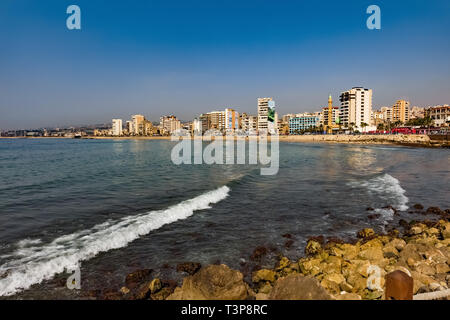 Sidone Saida skyline cityscape lungomare nel sud del Libano medio oriente Foto Stock