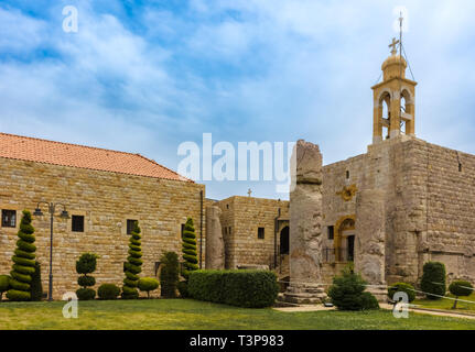 San Giovanni Battista monastero di Deir al Kalaa Beit Mery rovine a Beirut, capitale del Libano in medio oriente Foto Stock