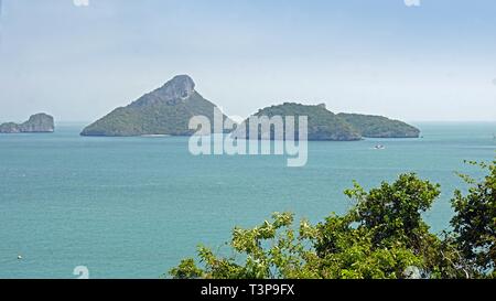 Spiaggia tropicale sul kok Mae Koh isola in Tailandia Foto Stock