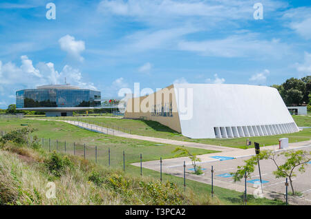 Joao Pessoa PB, Brasile - 25 Febbraio 2019: Edificio progettato dall'architetto Oscar Niemeyer chiamato Estacao Cabo Branco, della scienza, della cultura e delle arti. T Foto Stock