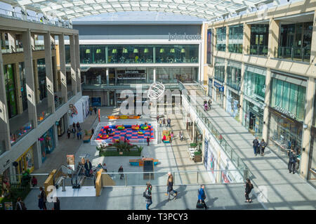 L'interno del nuovo Westgate Shopping Center in Oxford con John Lewis department store Foto Stock