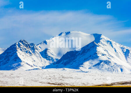 Paesaggio di montagna su Altopiano Qinghai,Cina. Foto Stock