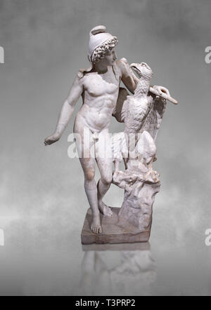 Romano scultura in marmo di Ganimede con un'aquila, un secondo ANNUNCIO di secolo copia da un originale del II secolo a.c. tardo Hellanistic originale greco, inv 6405, NAP Foto Stock