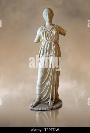 Statua in marmo di Atena, dea della sapienza, Competenze & Warfare da Leptis Magna, Tripolitana. Copia romana di Greco 5 cent. B.C statua. Istanbul Ar Foto Stock