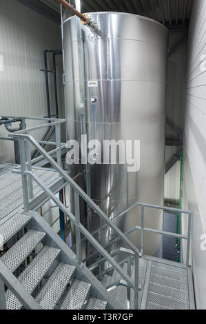 Contenitori tampone e di immagazzinamento di calore residuo caldo waterstorage silo per perposes industriale Foto Stock
