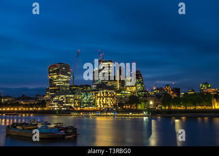 London city lunga esposizione vista notturna Foto Stock