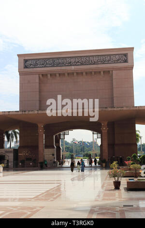 Masjid Putra o Putra moschea a Putrajaya Malaysia Foto Stock