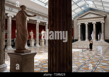 Copenhagen. La Danimarca. Sala Centrale / Auditorium del Kampmann ala. Ny Carlsberg Glyptotek. Foto Stock