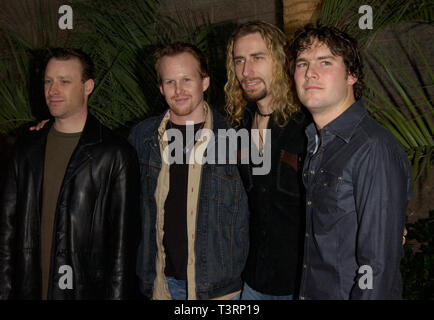 LAS VEGAS NV. Dicembre 09, 2002: NICKELBACK al 2002 Billboard Music Awards a MGM Grand, Las Vegas. Foto Stock