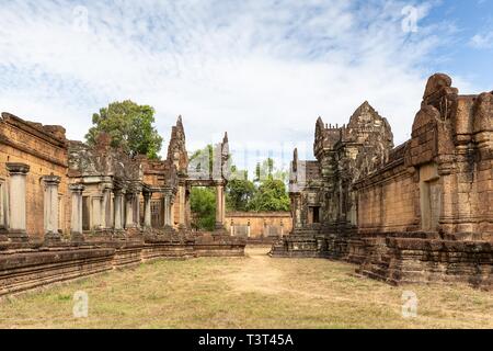 Antichi resti di Banteay Samre tempio, il Parco Archeologico di Angkor, Siem Reap, Cambogia Foto Stock