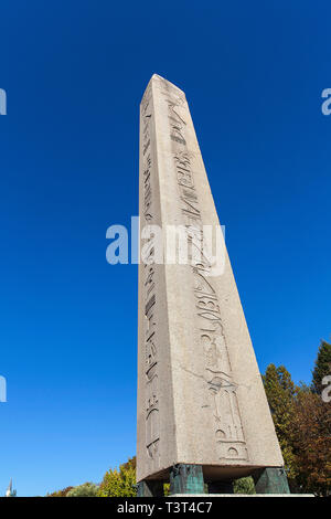 Obelisco Egiziano di Teodosio nell'Ippodromo di Costantinopoli, piazza Sultanahmet, Istanbul, Turchia Foto Stock