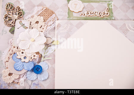 Scrapbooking album in chebbi chic stile per il bambino. Fatte a mano. Foto Stock