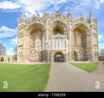 Fronte ovest di Peterborough Cathedral, Inghilterra. Foto Stock