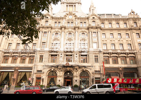 BUDAPEST, Ungheria - 20 settembre 2017: Boscolo Hotel iin Budapest, Ungheria.Questa luxe, in stile barocco hotel è a 17 minuti a piedi dall'Stat ungherese Foto Stock