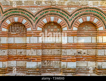 Chiesa di San Paraskevi a Nessebar città antica. Nesebar, Nesebr è un sito Patrimonio Mondiale dell'UNESCO. Un antica architettura bizantina chiesa in Nesse Foto Stock