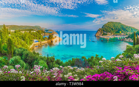 Vista panoramica di Paleokastritsa lagoon bay sull'isola di Corfu, Grecia Foto Stock