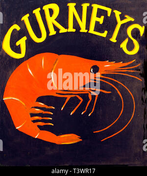 Gurneys, frutti di mare, shop, segno, i gamberetti, ha spinto i frutteti Farmshop, Thornham, Norfolk, Regno Unito Foto Stock