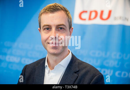 Berlino, Germania. Xii Apr, 2019. Il segretario generale della CDU berlinese, Stefan Evers, è stato ammesso nel corso di una conferenza stampa. Credito: Michael Kappeler/dpa/Alamy Live News Foto Stock