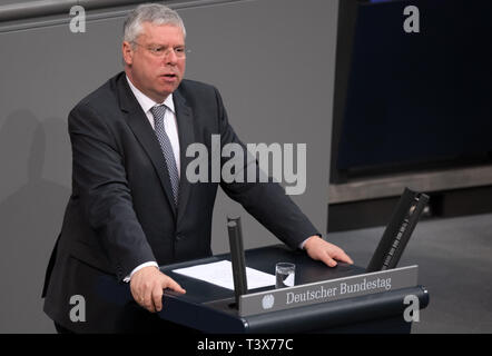 Berlino, Germania. Xii Apr, 2019. Jürgen Hardt (CDU), membro del Parlamento europeo, ha parlato durante la 96a sessione del Bundestag. Credito: Ralf Hirschberger/dpa/Alamy Live News Foto Stock